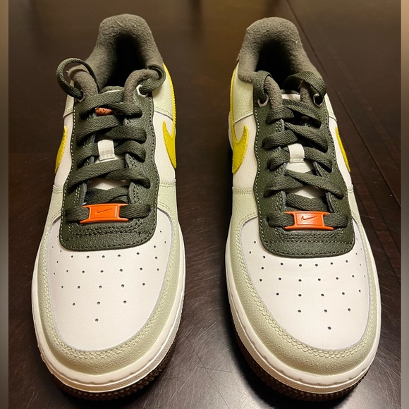 New Nike Air Force 1 Multicolor Sneaker Shoes Size US 7Y - Picture 6 of 13